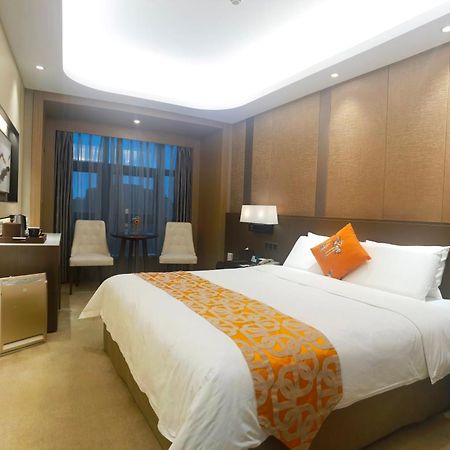 שנגחאי Jin Jiang Pine City Hotel מראה חיצוני תמונה
