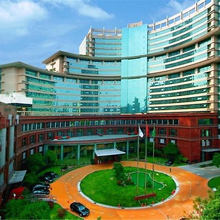 שנגחאי Jin Jiang Pine City Hotel מראה חיצוני תמונה