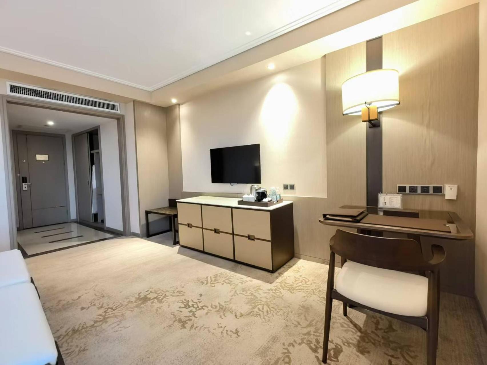 שנגחאי Jin Jiang Pine City Hotel מראה חיצוני תמונה